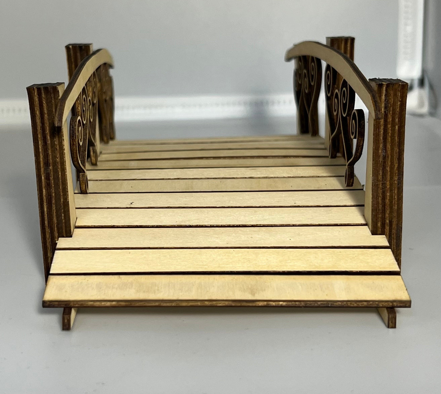 1:12 Garden Pond Bridge Hearts Assembled Basswood